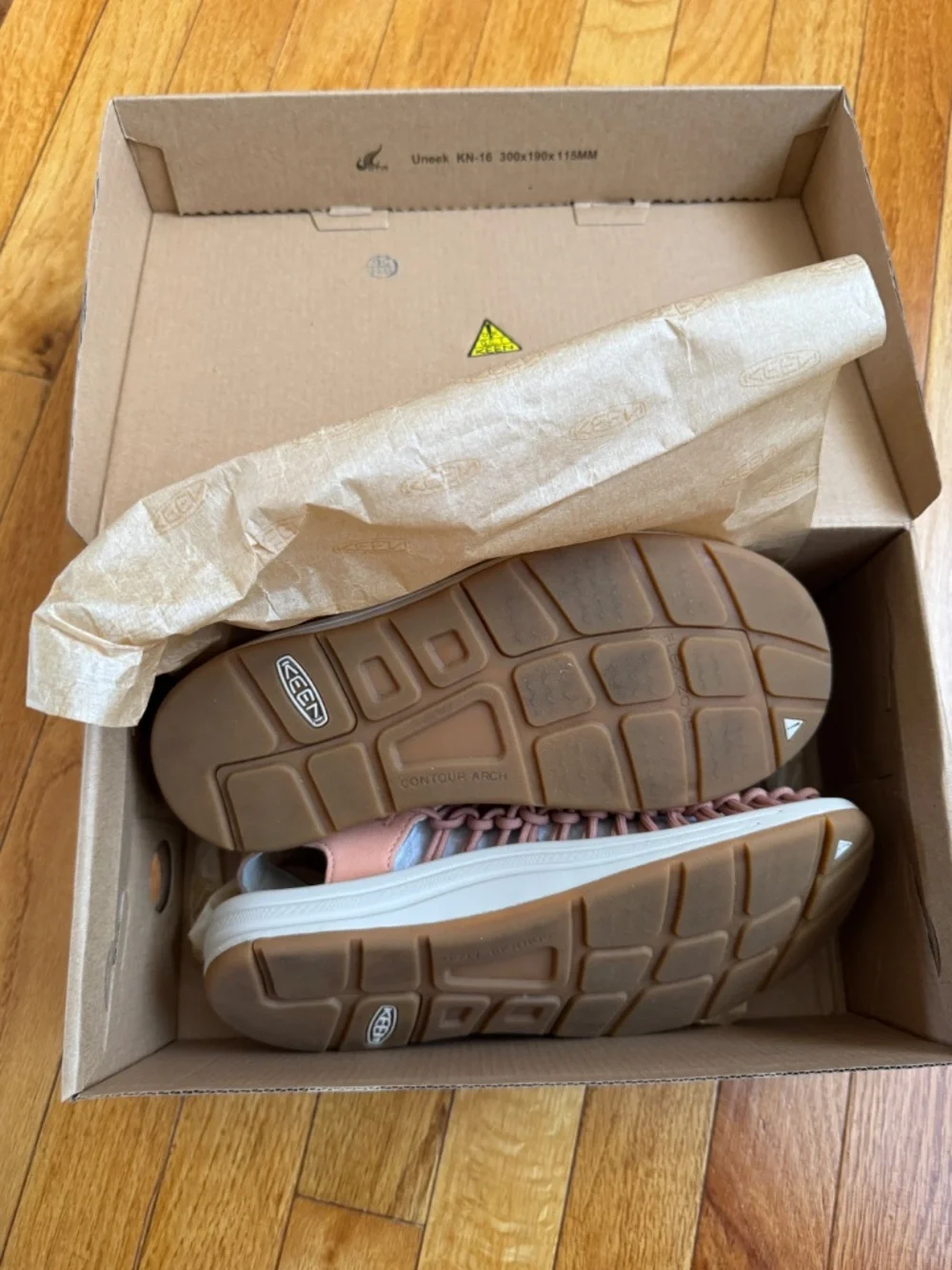 Women's UNEEK Sneaker Sandal - Picture 5 of 8